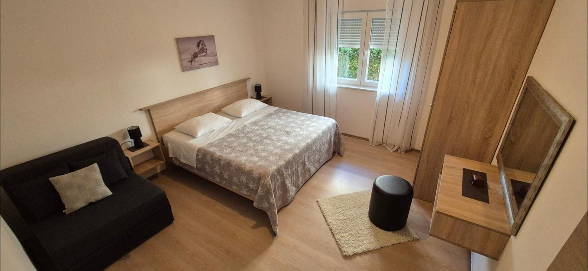 Lena Apartmán